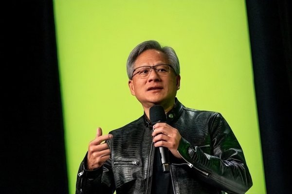 中国正规股票app排名 黄仁勋: 将开始向中国市场销售H20芯片